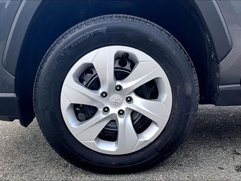 Used 2025 Toyota RAV4 LE AWD/4WD image 7