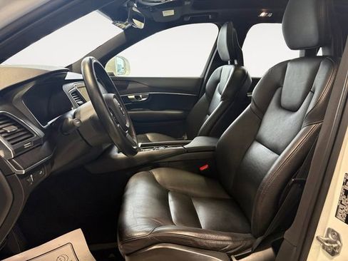 Used 2020 Volvo XC90 T6 Momentum image 7