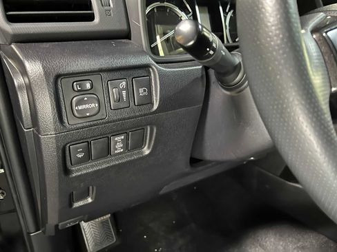Used 2021 Toyota 4Runner TRD Off-Road Premium w/ Moonroof Package AWD/4WD image 25