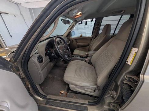Used 2007 Jeep Liberty Sport AWD/4WD image 21