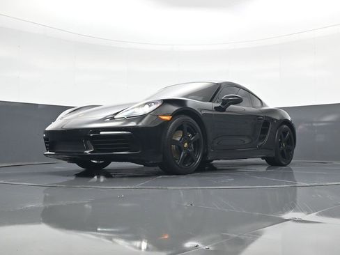 Used 2018 Porsche 718 Cayman image 16