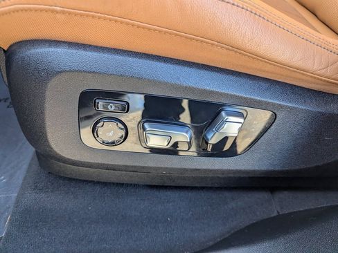 Used 2022 BMW X5 xDrive45e w/ Luxury Seating Package image 16