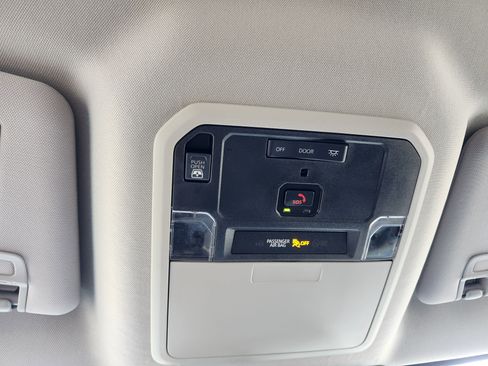 Used 2023 Toyota Tundra Limited image 16