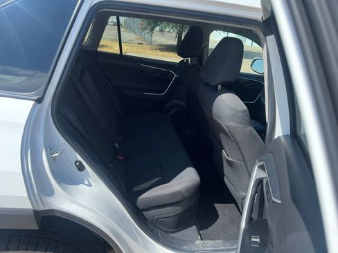 Used 2024 Toyota RAV4 LE AWD/4WD image 32
