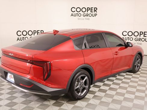 Used 2025 Kia K4 LXS image 19