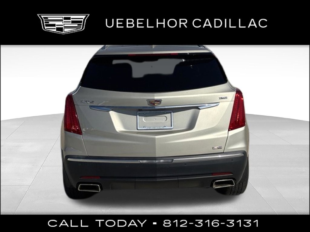 Used 2017 Cadillac XT5 Luxury w/ Driver Awareness Package FWD image 9