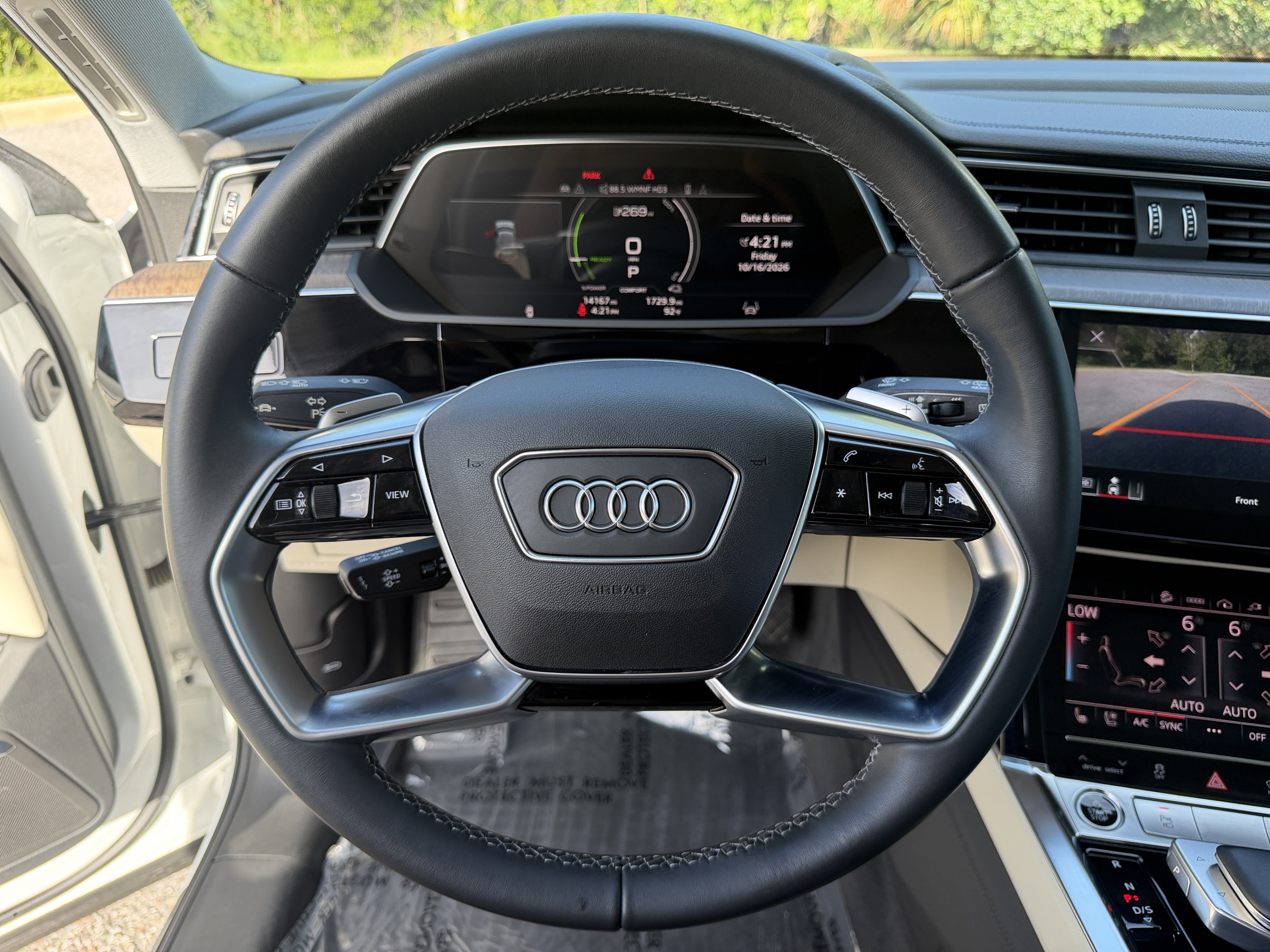 Used 2024 Audi Q8 e-tron Premium Plus w/ Premium Plus Package AWD/4WD image 34