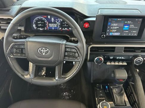 Used 2025 Toyota Tacoma TRD Sport AWD/4WD image 18