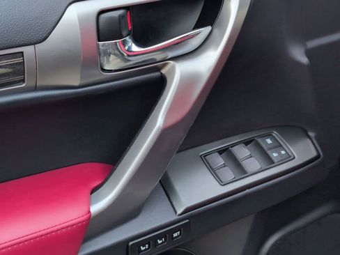 Used 2023 Lexus GX 460 Premium image 12