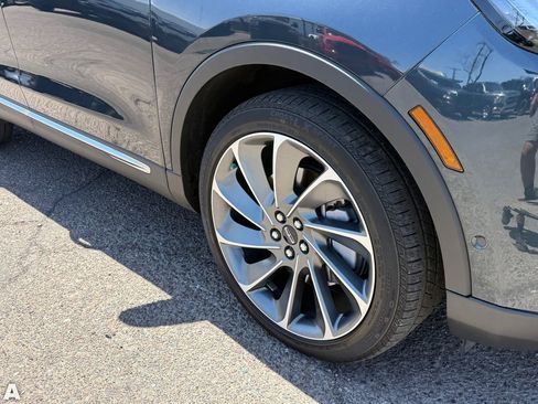 Used 2023 Lincoln Nautilus Reserve w/ Equipment Group 202A AWD/4WD image 8