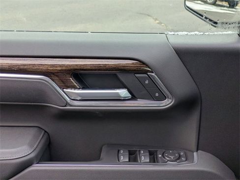 New 2026 GMC Sierra 1500 Elevation image 12