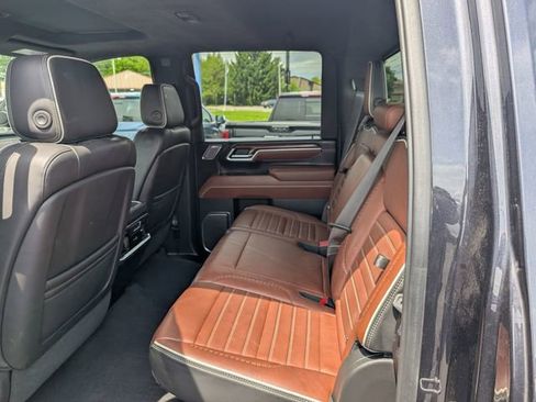 Used 2024 GMC Sierra 2500 Denali Ultimate w/ Max Trailering Package AWD/4WD image 11