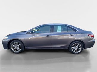 Used 2017 Toyota Camry SE video 2