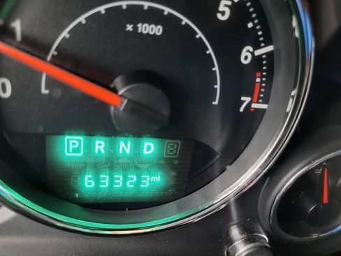 Used 2018 Jeep Wrangler Unlimited Sahara w/ Connectivity Group image 3