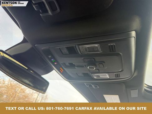 Used 2025 GMC Yukon Denali image 32