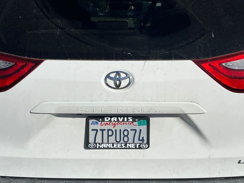 Used 2016 Toyota Sienna LE FWD image 19