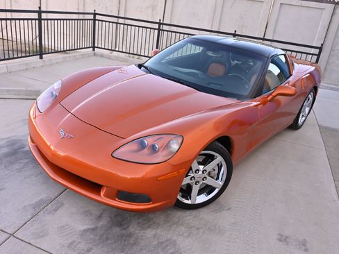 Used 2007 Chevrolet Corvette Coupe w/ Preferred Equipment Group RWD image 12