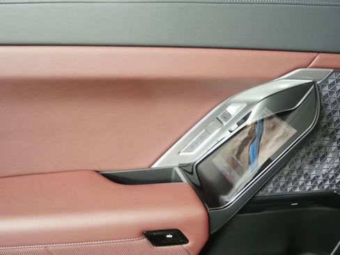 Certified 2023 BMW 760i xDrive image 14