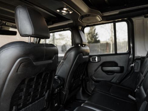 Used 2021 Jeep Wrangler Unlimited Rubicon w/ Xtreme Recon 35" Tire Package image 25