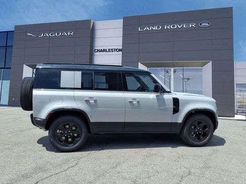 Used 2026 Land Rover Defender 110 S AWD/4WD image 6