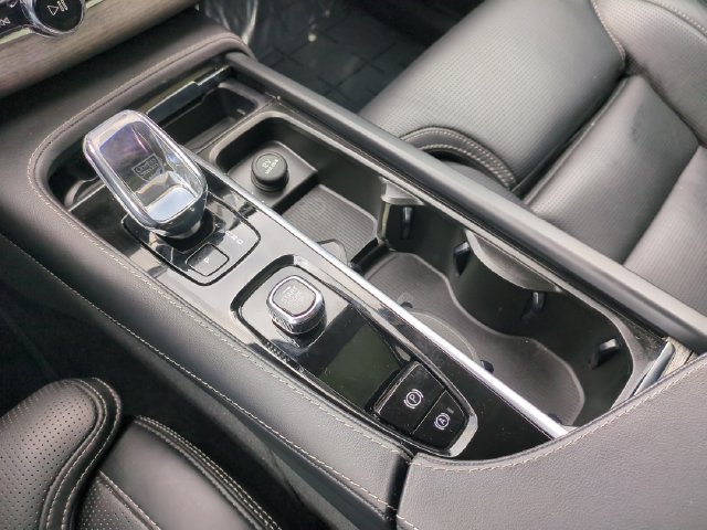 Certified 2023 Volvo XC90 B6 Ultimate w/ Protection Package Premier AWD/4WD image 24
