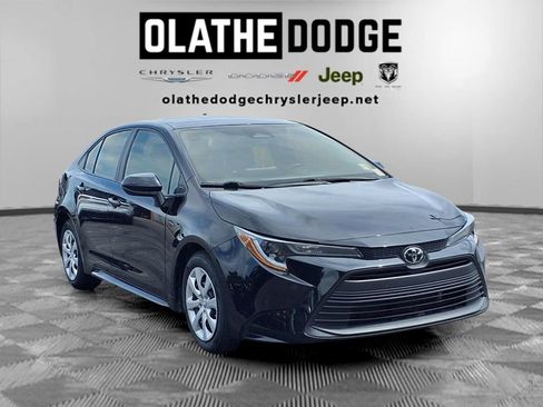 Used 2025 Toyota Corolla LE FWD image 28