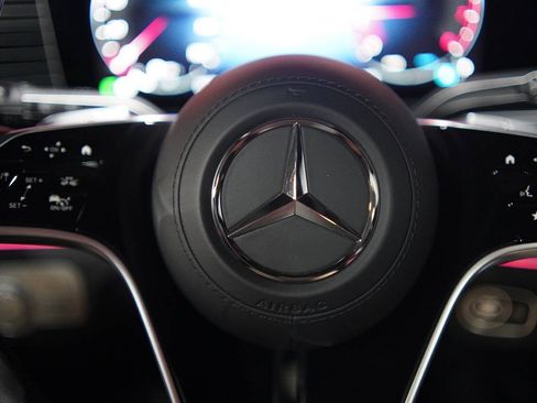 Used 2025 Mercedes-Benz Maybach GLS 600 4MATIC image 92