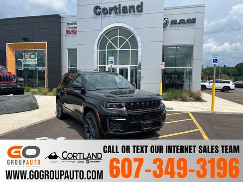 New 2026 Jeep Grand Cherokee Limited AWD/4WD image 1