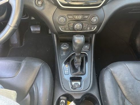 Used 2019 Jeep Cherokee Limited AWD/4WD image 18