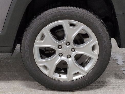 Used 2019 Jeep Renegade Limited w/ Trailer Tow Group image 14