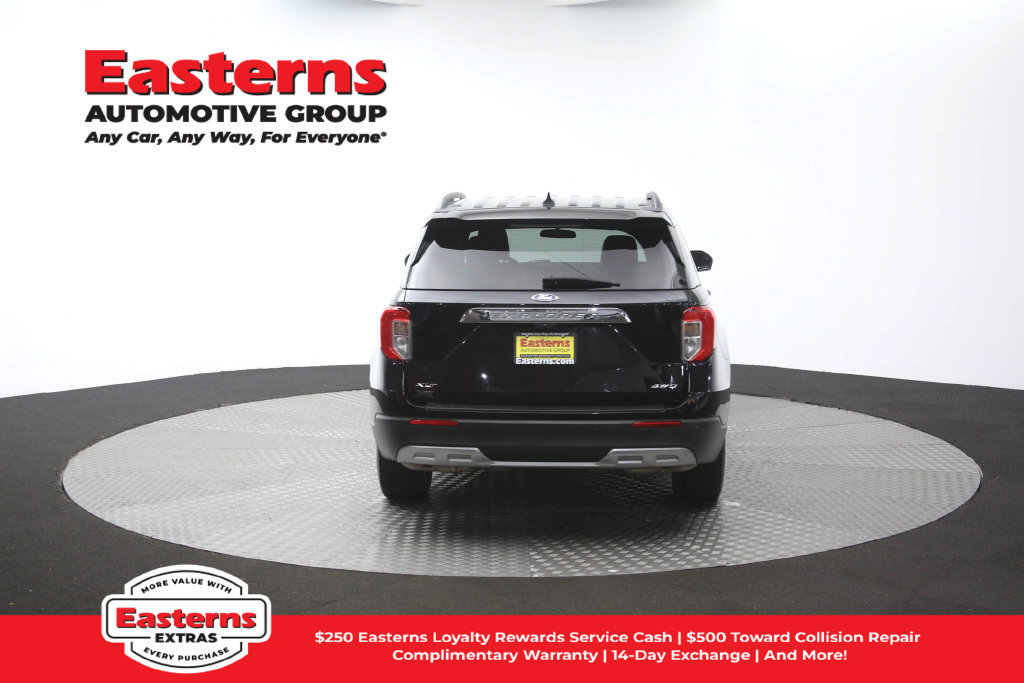 Used 2023 Ford Explorer XLT w/ Equipment Group 202A AWD/4WD image 40