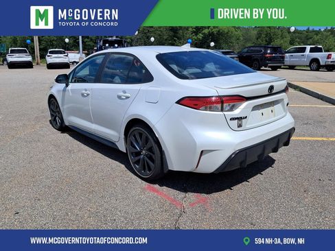 Used 2024 Toyota Corolla SE FWD image 3