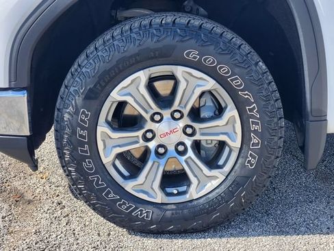 Used 2025 GMC Sierra 1500 SLT AWD/4WD image 10