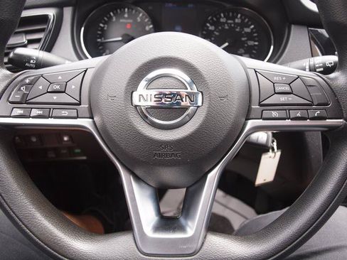Used 2019 Nissan Rogue S AWD/4WD image 9