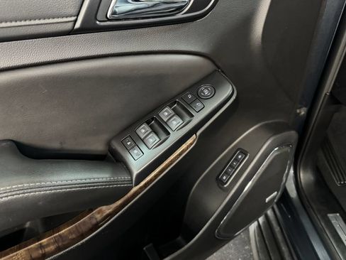Used 2019 Chevrolet Suburban LT AWD/4WD image 14