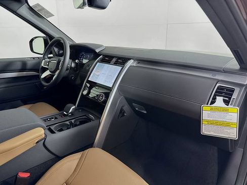 Certified 2026 Land Rover Discovery Limited Edition AWD/4WD image 31