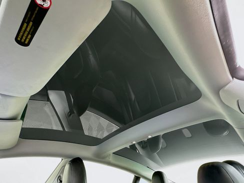 Used 2021 Tesla Model 3 Standard Range Plus image 24