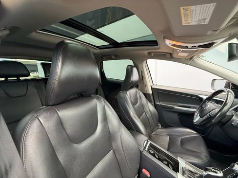 Used 2016 Volvo XC60 T5 Premier w/ Proximity Package image 15