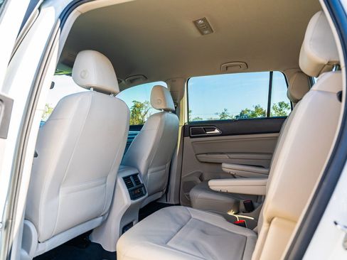 Used 2019 Volkswagen Atlas SE image 17