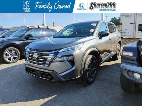 Used 2025 Nissan Rogue SV FWD image 1