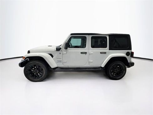 Used 2023 Jeep Wrangler Unlimited Sahara w/ Cold Weather Group image 4