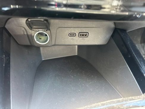 Used 2025 Chevrolet Trax LT FWD image 10