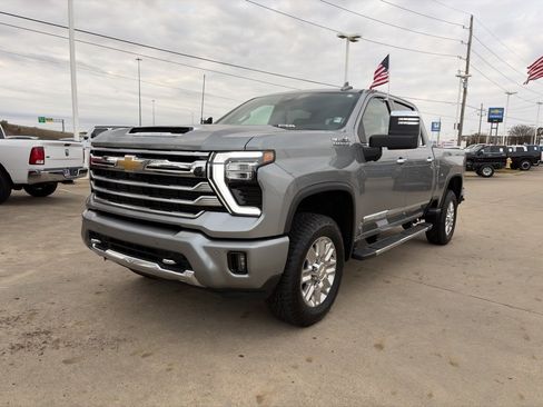 Used 2025 Chevrolet Silverado 3500 High Country image 1