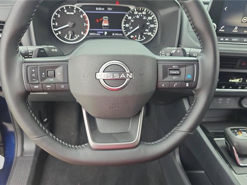 Used 2025 Nissan Rogue SV FWD image 26