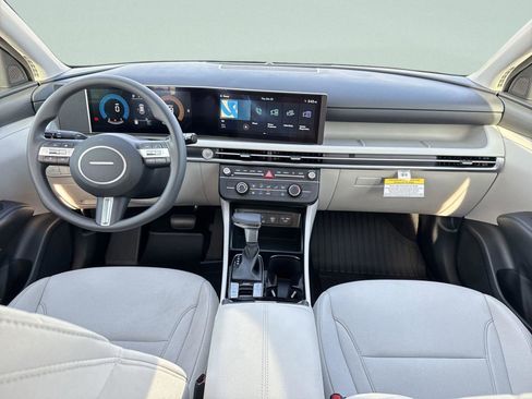 New 2026 Hyundai Tucson SE image 7