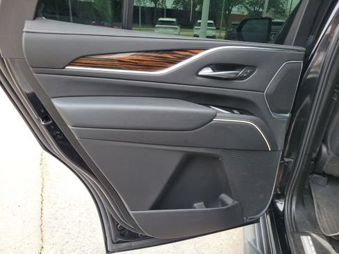 Used 2023 Cadillac Escalade Premium Luxury AWD/4WD image 20