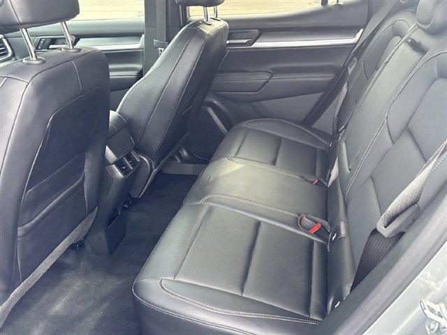 Used 2025 GMC Terrain Elevation w/ Elevation Premium Package AWD/4WD image 24