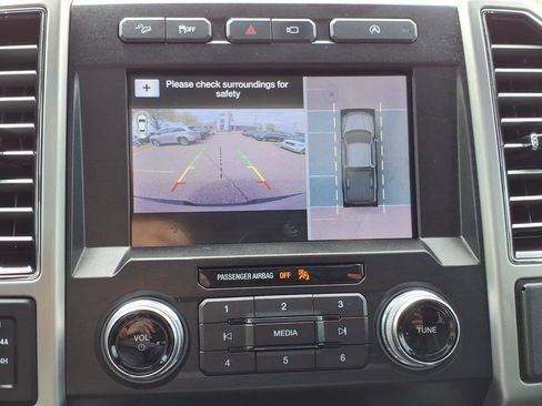 Used 2019 Ford F150 Platinum w/ Equipment Group 701A Luxury AWD/4WD image 21