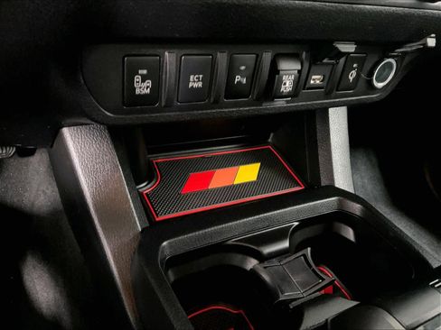 Used 2022 Toyota Tacoma TRD Off-Road image 26