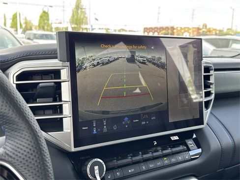 Used 2025 Toyota Tundra Platinum image 19